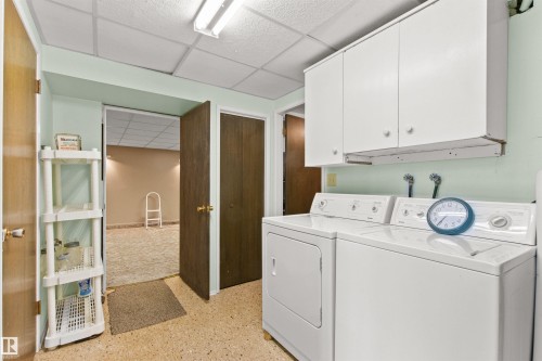 12316 135 Avenue Nw, Edmonton, AB - Indoor Photo Showing Laundry Room