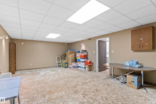 12316 135 Avenue Nw, Edmonton, AB - Indoor
