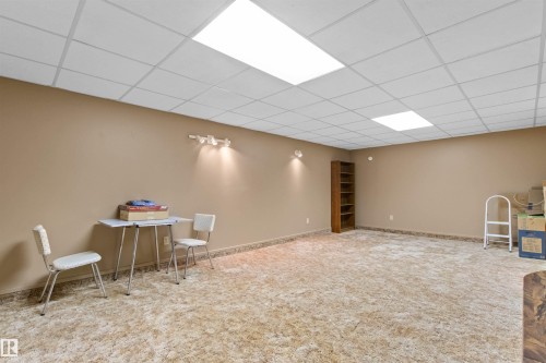 12316 135 Avenue Nw, Edmonton, AB - Indoor