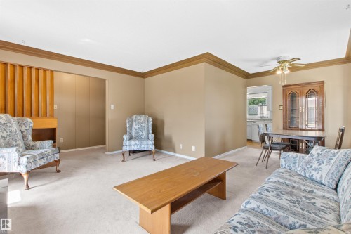 12316 135 Avenue Nw, Edmonton, AB - Indoor Photo Showing Living Room