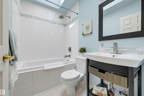 8724 187 Street Nw, Edmonton, AB - Indoor Photo Showing Bathroom