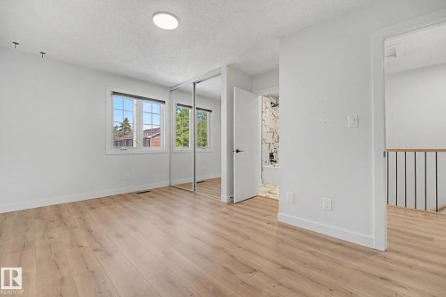 17084 67 Avenue Nw, Edmonton, AB - Indoor Photo Showing Other Room