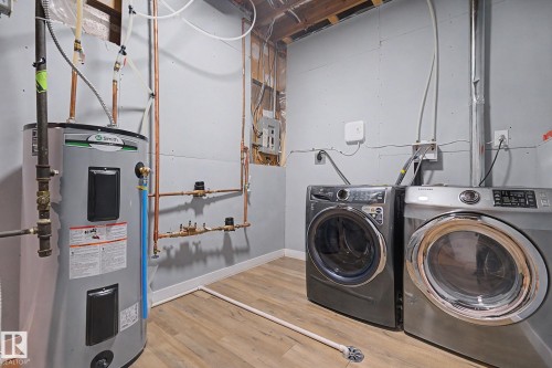 17084 67 Avenue Nw, Edmonton, AB - Indoor Photo Showing Laundry Room