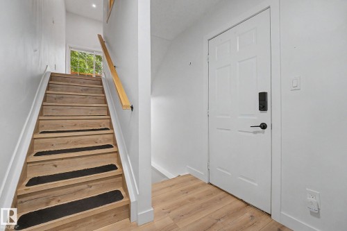 17084 67 Avenue Nw, Edmonton, AB - Indoor Photo Showing Other Room