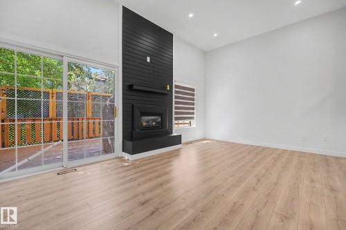 17084 67 Avenue Nw, Edmonton, AB - Indoor With Fireplace
