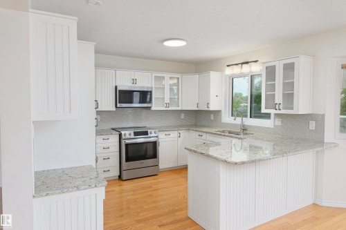 5407 60 Ave, Barrhead, AB - Indoor Photo Showing Kitchen