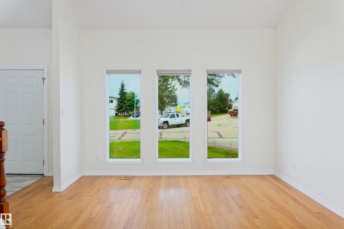5407 60 Ave, Barrhead, AB - Indoor Photo Showing Other Room