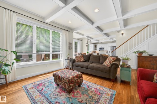 21147 48 Avenue, Edmonton, AB - Indoor Photo Showing Living Room