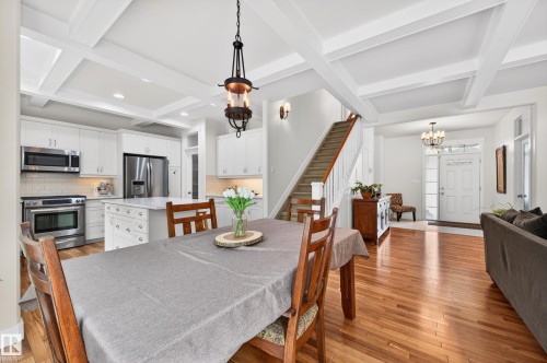 21147 48 Avenue, Edmonton, AB - Indoor Photo Showing Dining Room