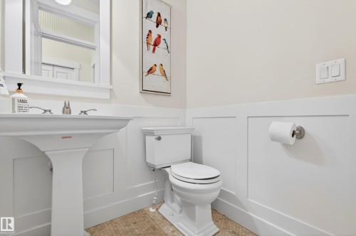 21147 48 Avenue, Edmonton, AB - Indoor Photo Showing Bathroom
