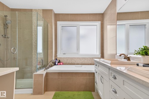 21147 48 Avenue, Edmonton, AB - Indoor Photo Showing Bathroom