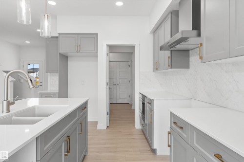 1852 187 Street Nw, Edmonton, AB - Indoor Photo Showing Kitchen With Double Sink With Upgraded Kitchen