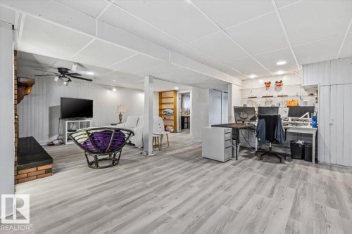 9304 128A Avenue Nw, Edmonton, AB - Indoor