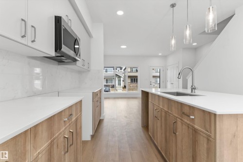 107 Sereno Lane, Fort Saskatchewan, AB - Indoor Photo Showing Kitchen