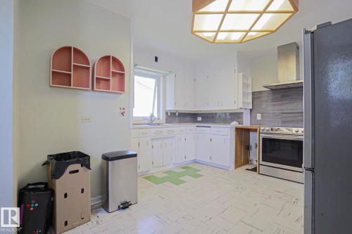 4921 54 Avenue, Stony Plain, AB - Indoor Photo Showing Kitchen