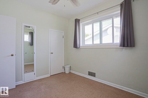 4921 54 Avenue, Stony Plain, AB - Indoor Photo Showing Other Room