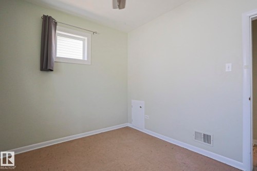 4921 54 Avenue, Stony Plain, AB - Indoor Photo Showing Other Room