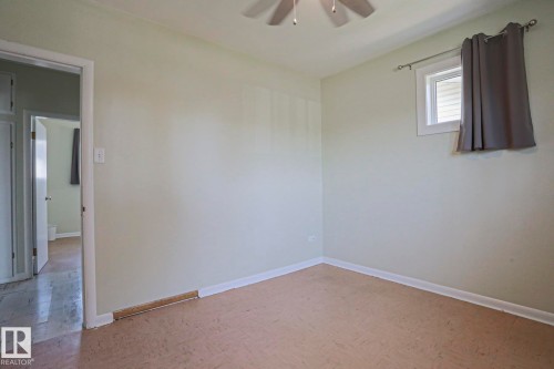4921 54 Avenue, Stony Plain, AB - Indoor Photo Showing Other Room