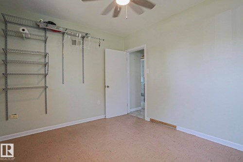 4921 54 Avenue, Stony Plain, AB - Indoor Photo Showing Other Room