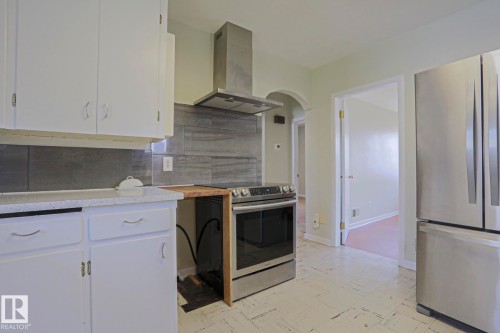 4921 54 Avenue, Stony Plain, AB - Indoor Photo Showing Kitchen