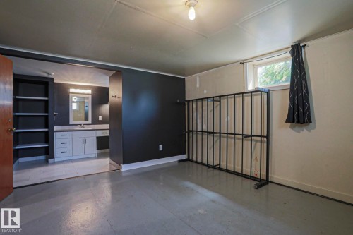 4921 54 Avenue, Stony Plain, AB - Indoor Photo Showing Other Room
