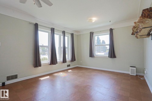 4921 54 Avenue, Stony Plain, AB - Indoor Photo Showing Other Room
