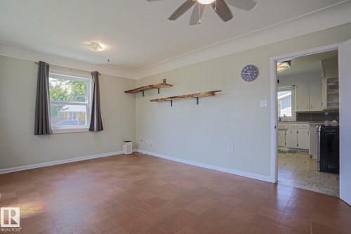 4921 54 Avenue, Stony Plain, AB - Indoor Photo Showing Other Room