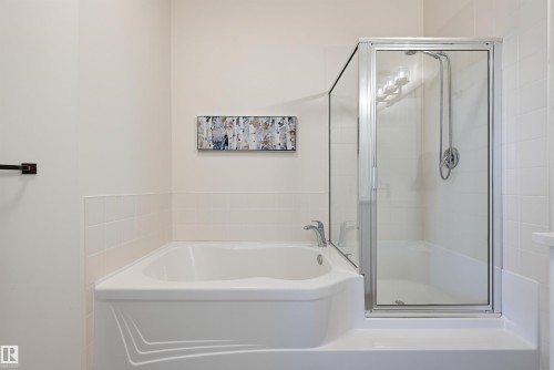 #511 9503 101 Av Nw, Edmonton, AB - Indoor Photo Showing Bathroom