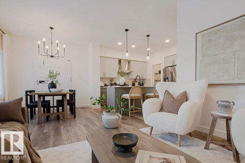 927 17 Avenue Nw, Edmonton, AB - Indoor Photo Showing Living Room