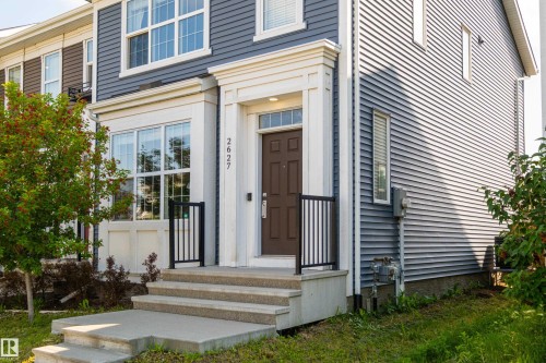 2627 Maple Way Nw, Edmonton, AB - Outdoor