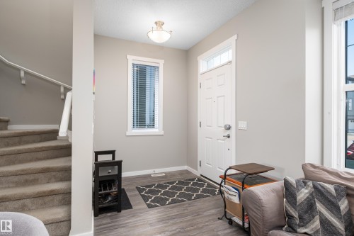 2627 Maple Way Nw, Edmonton, AB - Indoor Photo Showing Other Room
