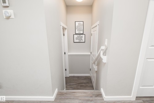 2627 Maple Way Nw, Edmonton, AB - Indoor Photo Showing Other Room