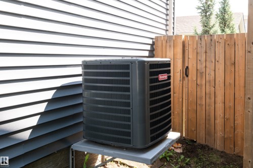 2627 Maple Way Nw, Edmonton, AB - Outdoor
