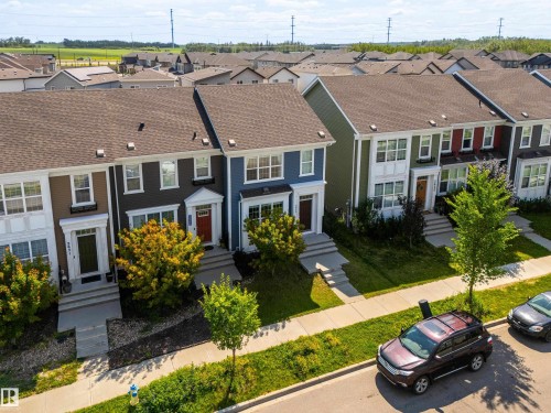 2627 Maple Way Nw, Edmonton, AB - Outdoor With Facade