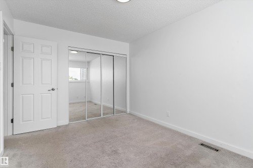 5 Mcleod Place Nw, Edmonton, AB - Indoor Photo Showing Other Room