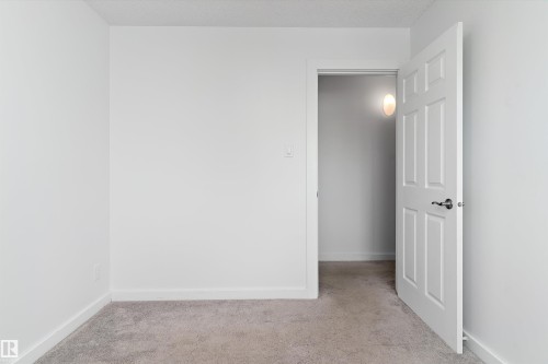 5 Mcleod Place Nw, Edmonton, AB - Indoor Photo Showing Other Room