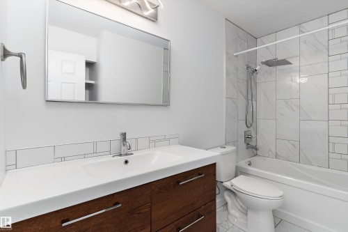 5 Mcleod Place Nw, Edmonton, AB - Indoor Photo Showing Bathroom