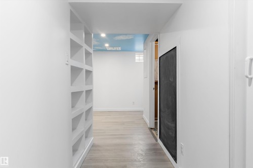 5 Mcleod Place Nw, Edmonton, AB - Indoor
