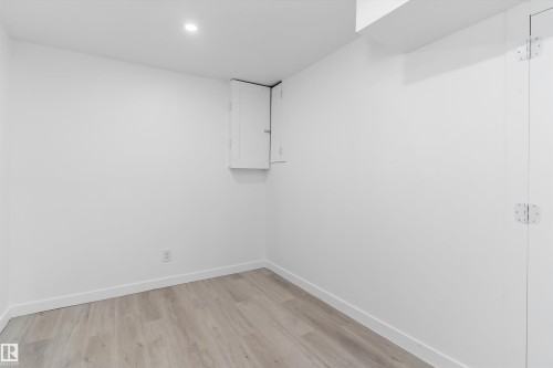 5 Mcleod Place Nw, Edmonton, AB - Indoor Photo Showing Other Room