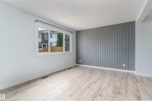 5 Mcleod Place Nw, Edmonton, AB - Indoor Photo Showing Other Room