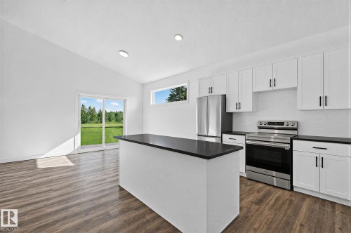 4804 53 Avenue, Thorsby, AB - Indoor Photo Showing Kitchen With Stainless Steel Kitchen