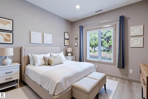 #106 160 Magrath Rd Nw, Edmonton, AB - Indoor Photo Showing Bedroom
