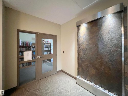 #106 160 Magrath Rd Nw, Edmonton, AB - Indoor Photo Showing Other Room