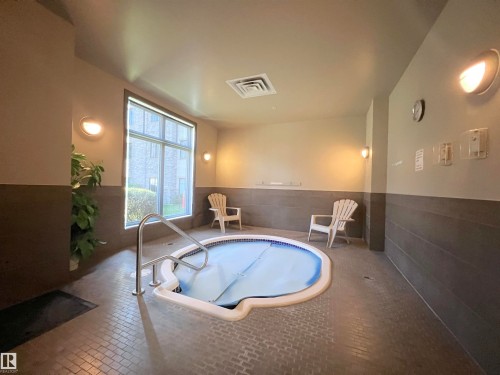 #106 160 Magrath Rd Nw, Edmonton, AB - Indoor Photo Showing Other Room