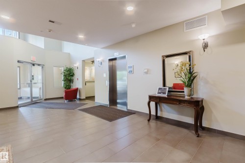 #106 160 Magrath Rd Nw, Edmonton, AB - Indoor Photo Showing Other Room