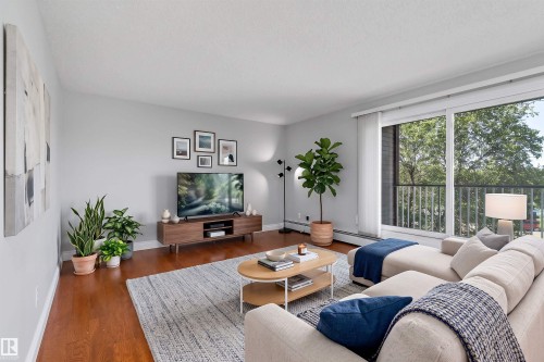 #315 5520 Riverbend Rd Nw, Edmonton, AB - Indoor Photo Showing Living Room