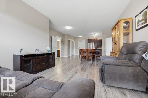 #205 511 Queen St, Spruce Grove, AB - Indoor Photo Showing Living Room