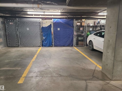 #205 511 Queen St, Spruce Grove, AB - Indoor Photo Showing Garage