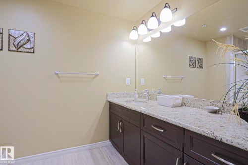 #703 10303 111 St Nw, Edmonton, AB - Indoor Photo Showing Bathroom