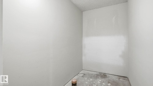 5507 163 Avenue Nw, Edmonton, AB - Indoor Photo Showing Other Room